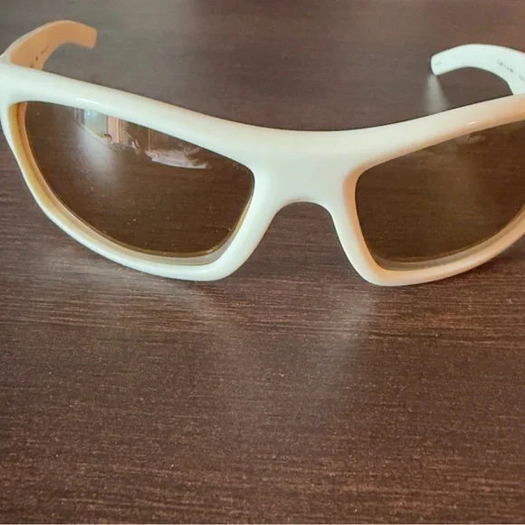 Lexxola Ivory Frames with Amber Lenses - www.geekandgamer.fr